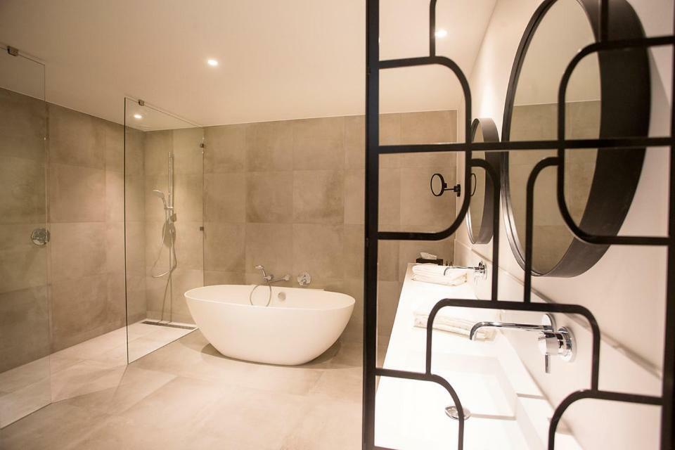 Van Der Valk Hotel Apeldoorn Bagian luar foto